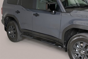 Side bars med trin i rustfri stål - Sort til Toyota Land Cruiser 250 Årgang 2025+